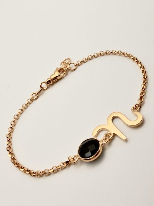 Bracciale argento 925 placcato oro con segno zodiacale del capricorno e quarzo naturale onice nero, lavorato a mano da WB Oro Gioielli Laboratorio Orafo a Mirano, laboratorio orafo da Valter maestro artigiano